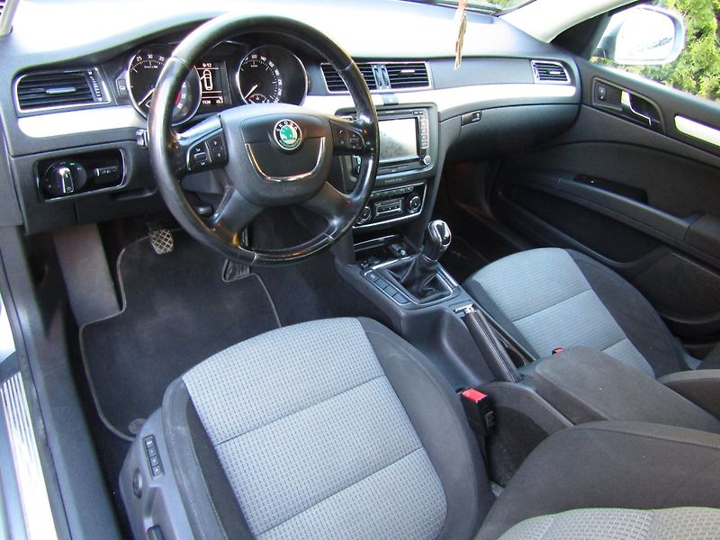 Škoda Superb (2011) 2.0 TDI 103kW  BEZ KOROZE - fotka 13 z 41
