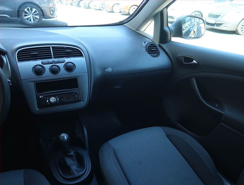 Seat Altea (2008) 1.9 TDI, Tažné, za dobrou cenu - fotka 8 z 17