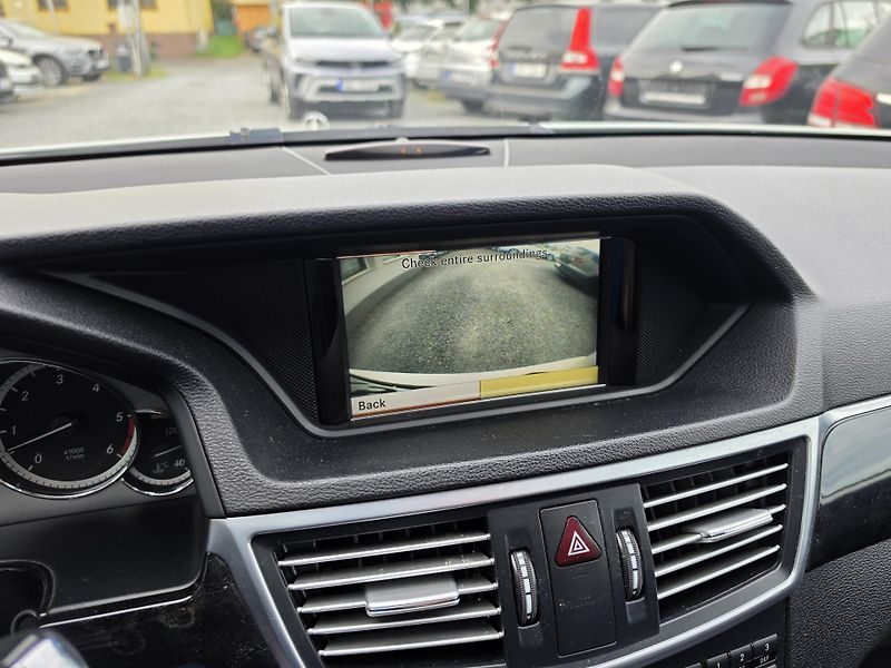 Mercedes-Benz Třídy E 300CDI V6 Avantgarde TZ  - fotka 25 z 30