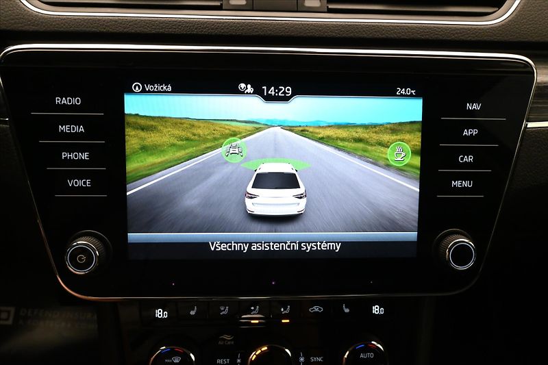 Škoda Superb 2,0 TDI 110kW DSG Style Záruka - fotka 19 z 31