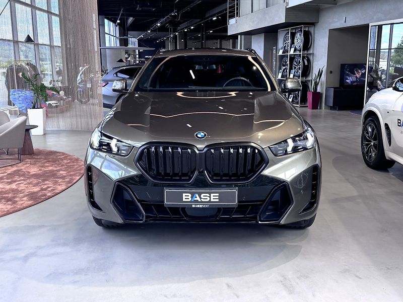 BMW X6 xDrive30d M-Sport - fotka 2 z 31