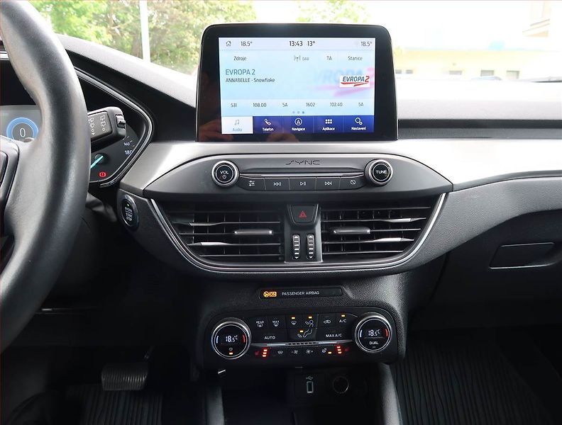 Ford Focus (2019) 2.0 EcoBlue, Automat, Navi - fotka 12 z 22