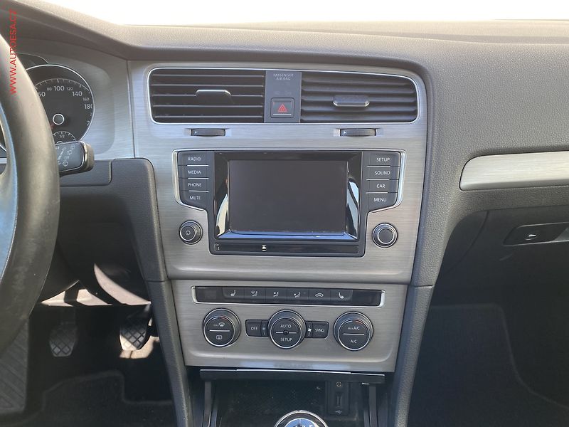 Volkswagen Golf (2014) 2.0 TDi 4x4, Comfortline - fotka 12 z 16
