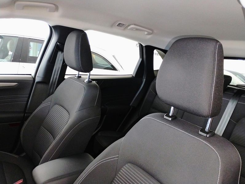 Ford Kuga 1.5T EcoBoost, Titanium  - fotka 21 z 26