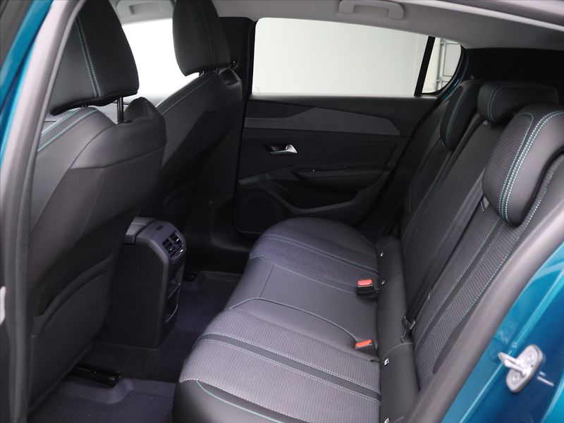 Peugeot 308 1,2 HYBRID ALLURE CZ Aut.klima - fotka 14 z 32