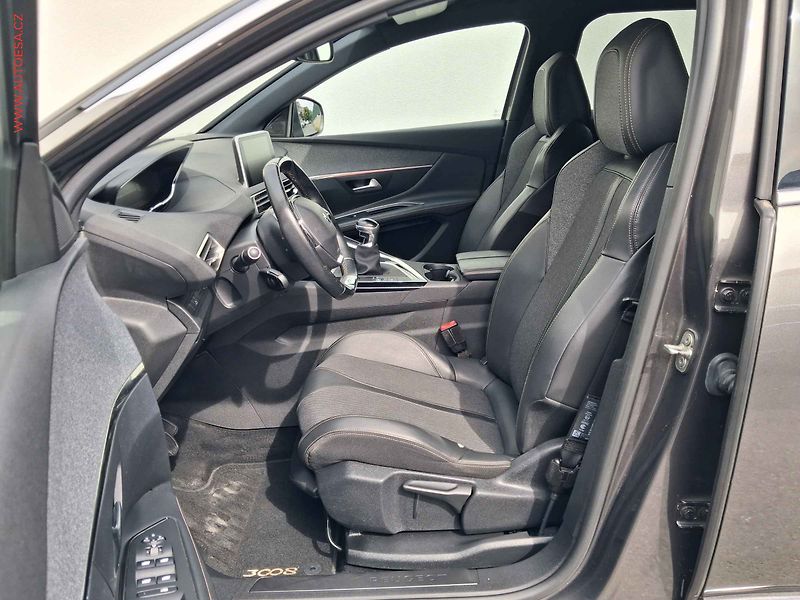Peugeot 3008 (2020) 1.5 HDi, GT Line, LED - fotka 9 z 19