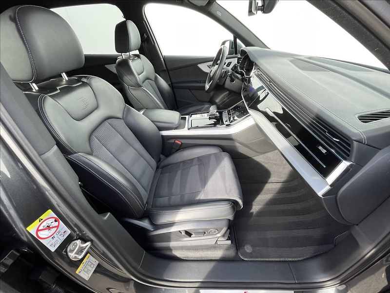 Audi Q7 3,0 50 TDI quattro S line - fotka 17 z 23