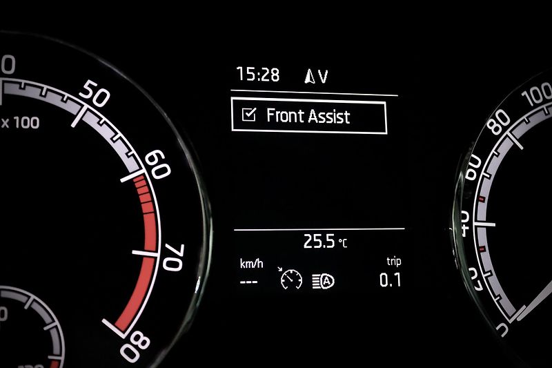 Škoda Octavia 3 FL Combi 1.4 TSI 110 kW - fotka 29 z 35
