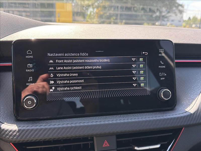 Škoda Kamiq 1,5 TSI 110 kW DSG Monte Carlo - fotka 21 z 36