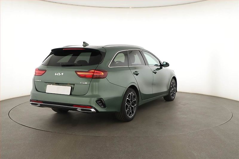 Kia Ceed (2025) 1.5 T-GDI, GT LINE, Automat - fotka 5 z 18