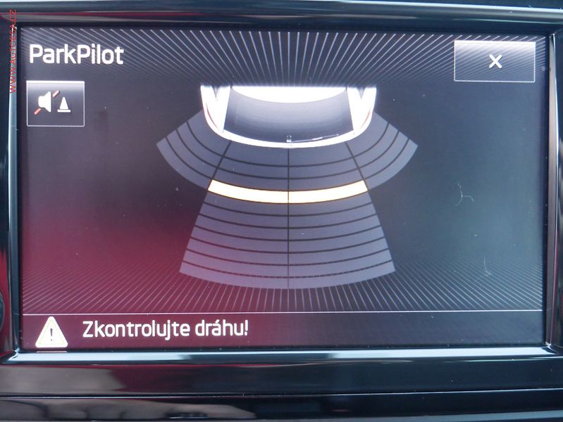 Škoda Octavia (2014) 2.0 TDi, Elegance, navi - fotka 13 z 20