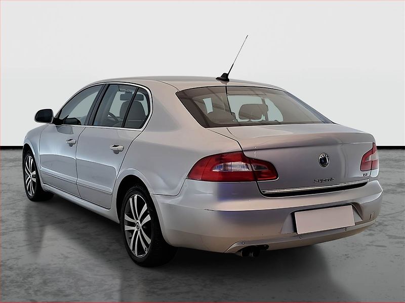 Škoda Superb (2008) Elegance 1.8 TSI, po STK - fotka 4 z 17