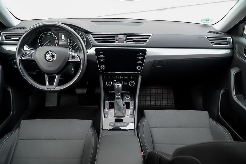 Škoda Superb 2.0 TDI 140kW 4x4 full servis - fotka 17 z 37