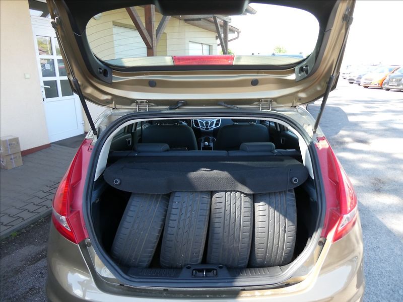 Ford Fiesta 1,2 i 60kW 2x kola, klima - fotka 11 z 30