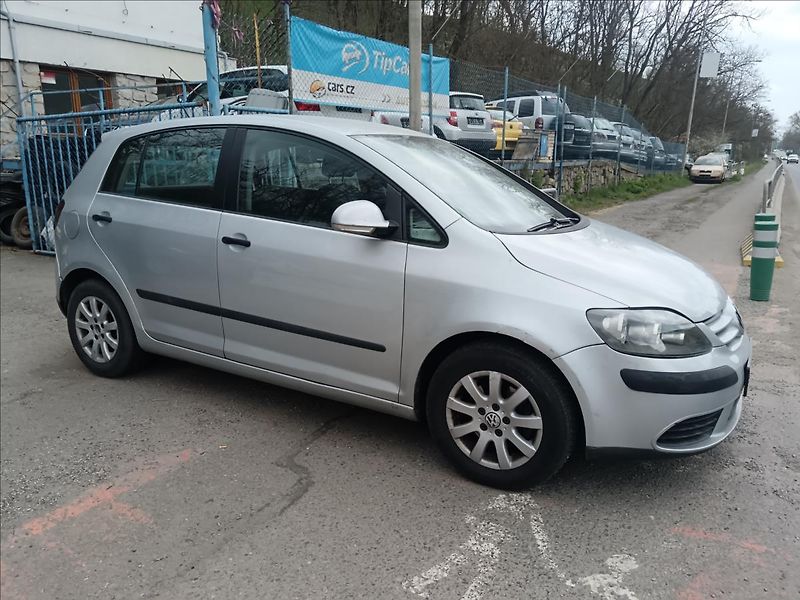 Volkswagen Golf Plus 1,9 TDi DSG  Comfortline - fotka 14 z 20