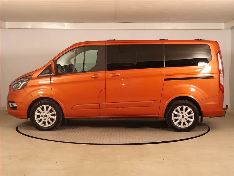 Ford Tourneo Custom (2018) Titanium 2.0 EcoBlue, ČR, DPH - fotka 3 z 23