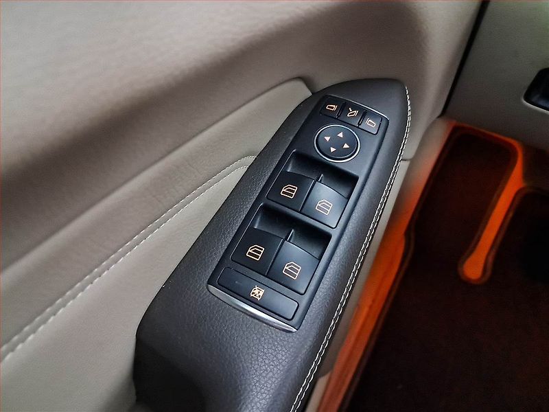 Mercedes-Benz Třídy M (2012) ML 350 BlueTEC, 4X4, Automat - fotka 19 z 19