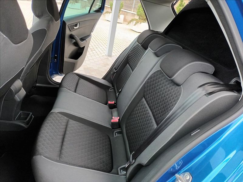 Škoda Fabia 1,2 TSI,STYLE,SERVISKA,PANO - fotka 17 z 43