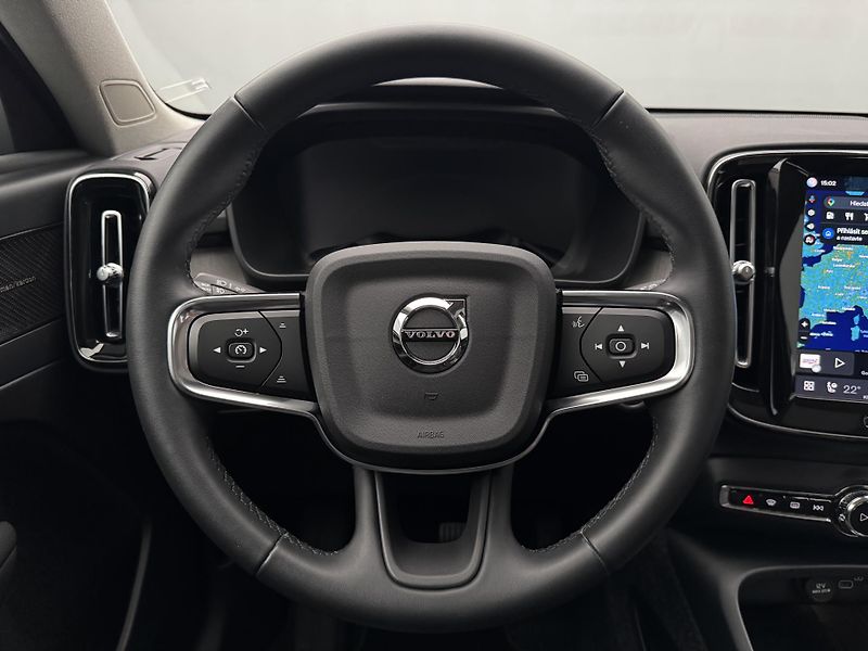 Volvo XC40 B4 AWD ULTIMATE CZ - fotka 3 z 49