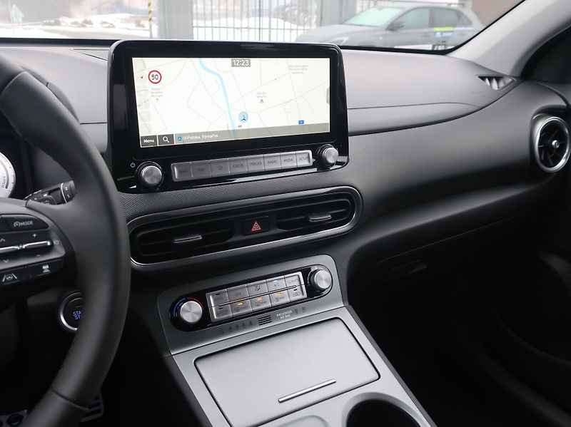 Hyundai Kona 65kWh-150KW POWER STYLE HEADUP - fotka 25 z 32