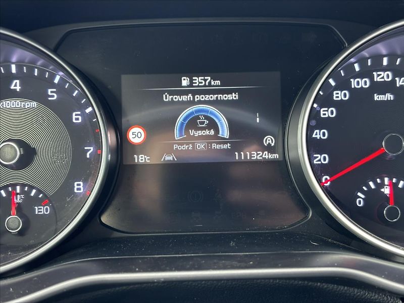 Kia Ceed 1,5 TGDi 118kW TOP ZÁRUKA NAVI - fotka 39 z 40