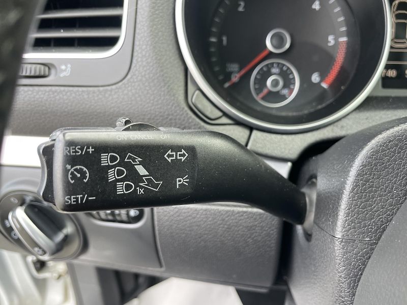 Volkswagen Golf 1.6TDi 105PS  6 HIGHLINE TOP!! - fotka 173 z 176