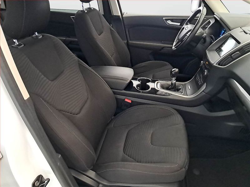 Ford S-MAX (2017) 2.0 TDCi, Navi, Tempomat - fotka 9 z 19