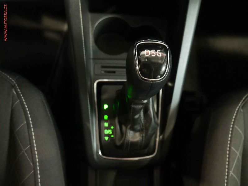 Škoda Fabia (2017) 1.0 TSI, ČR, Style, DSG - fotka 16 z 18