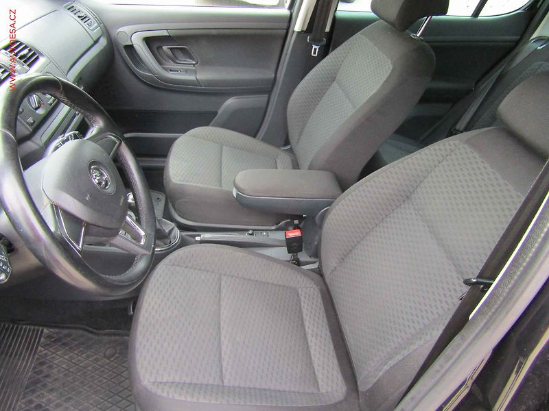 Škoda Fabia (2014) 1.2 TSi, 2.maj,ČR, Ambition - fotka 9 z 19