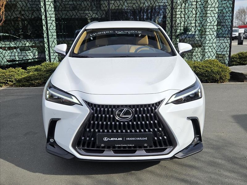 Lexus NX 350h 2,5 Executive - fotka 3 z 9