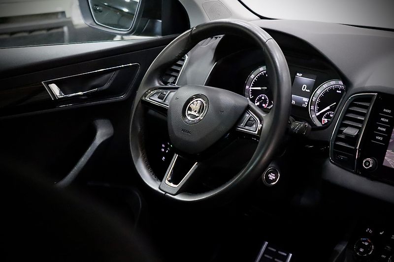 Škoda Karoq 1.5 TSI 110 kW - fotka 18 z 38