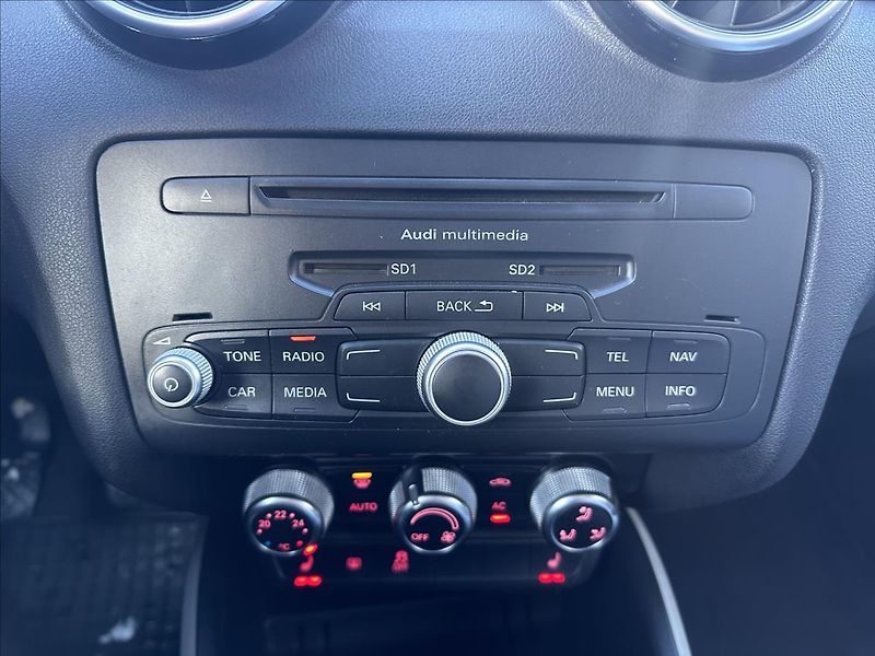 Audi A1 1,4 SPORTBACK Top stav - fotka 16 z 27