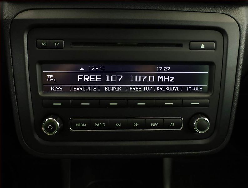 Škoda Fabia (2014) Ambiente 1.2 TSI, Serv.kniha - fotka 11 z 17