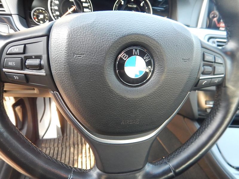 BMW Řada 5 520d XDRIVE, ČR, SERVISKA - fotka 21 z 32