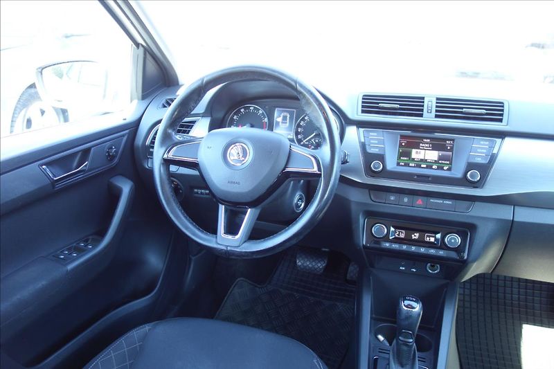 Škoda Fabia 1,2 TSi 81KW, ČR, DSG, STYLE. - fotka 18 z 33