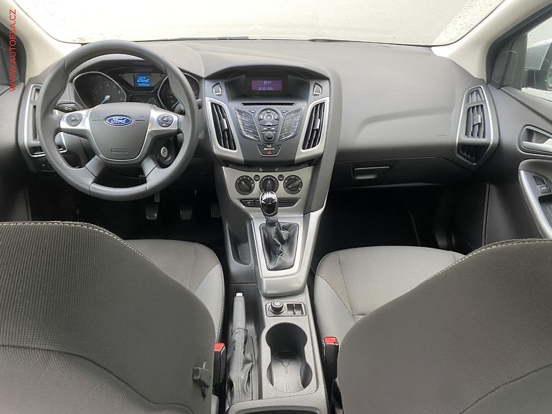Ford Focus (2011) 1.6 Ti, Trend - fotka 8 z 15
