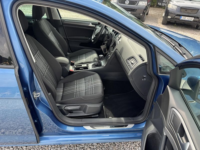 Volkswagen Golf (2015) 1.6TDi,DSG,rezervace - fotka 26 z 49