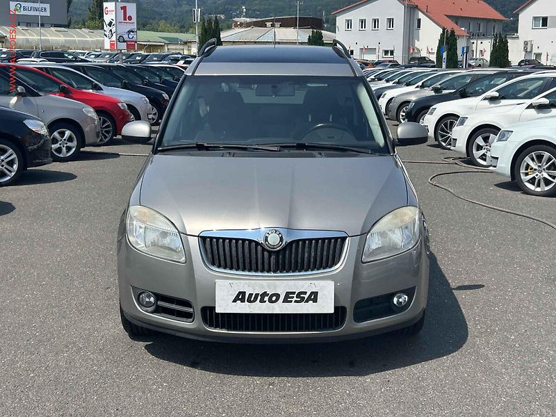 Škoda Roomster (2009) 1.4 MPi, AC, panor. - fotka 2 z 15