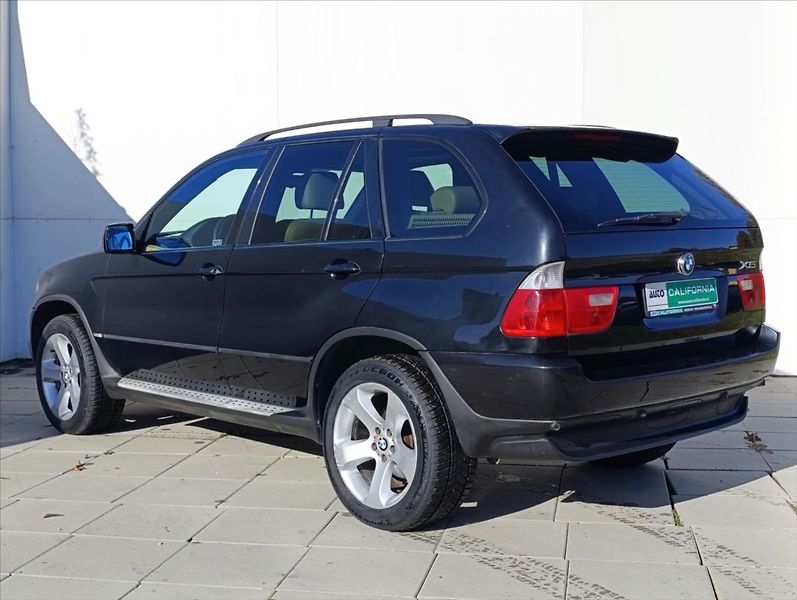 BMW X5 3,0 d 4x4 Automat Kůže Tažné - fotka 11 z 35