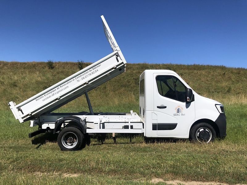 Renault Master (2023) 2.3TDi pouze 69000 km, 3,3m - fotka 3 z 11