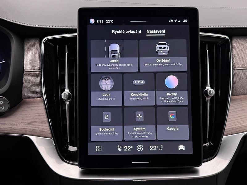Volvo XC90 T8 AWD RECHARGE BRIGHT PLUS CZ - fotka 36 z 48