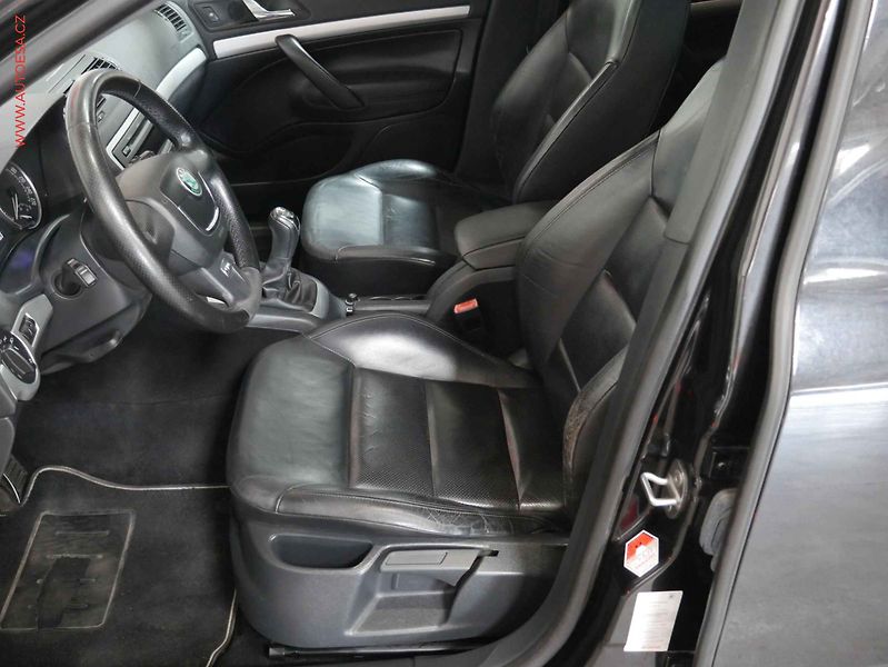 Škoda Octavia (2010) 2.0 TSI, servis.kniha, AC - fotka 9 z 16
