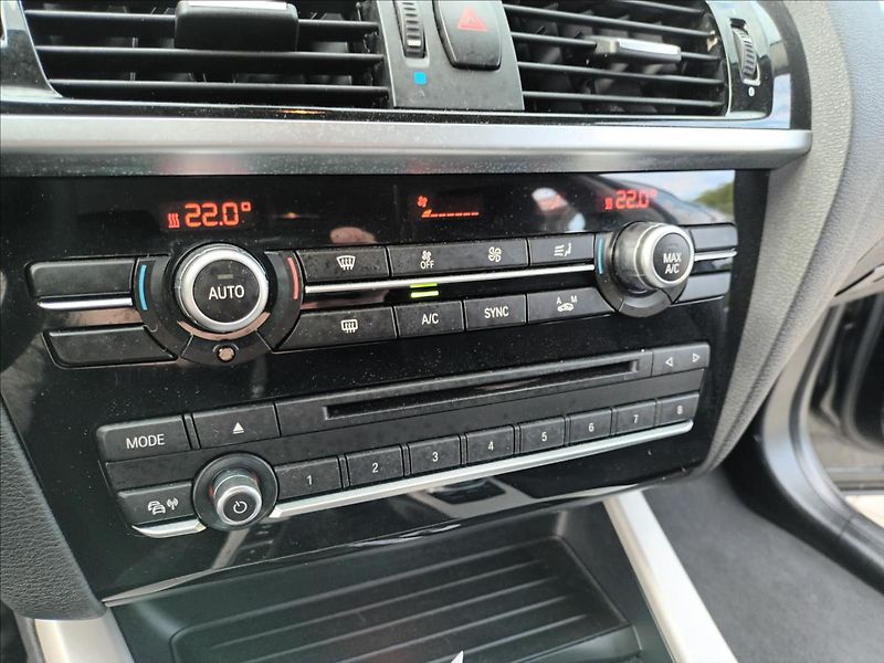 BMW X4 2,0 xDrive20d,MANUÁL,NAVI, - fotka 34 z 41