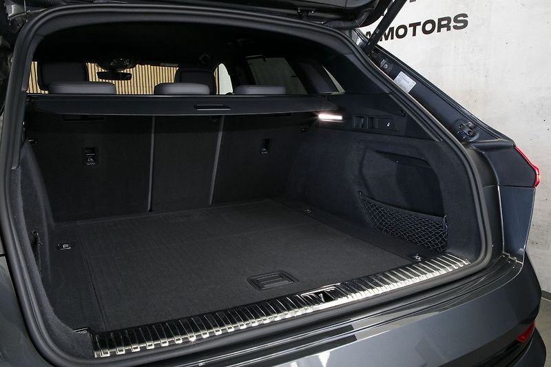 Audi e-tron 55 300kW Matrix Kessy Tažné - fotka 43 z 46