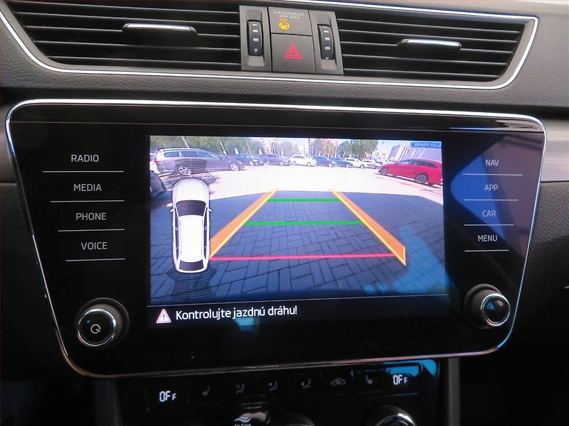 Škoda Superb (2019) Style 2.0 TDI, Automat - fotka 16 z 18