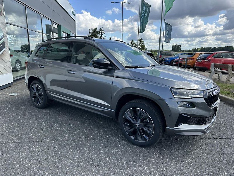 Škoda Karoq (2026) Sportline 4x4, nez. topení - fotka 3 z 13