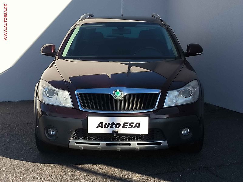 Škoda Octavia (2010) 2.0TDi 4x4, ČR, Scout, bixen - fotka 2 z 17