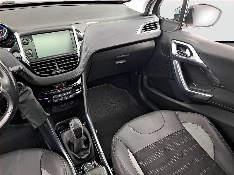 Peugeot 2008 (2013) Allure 1.6 VTi, Tempomat - fotka 8 z 20