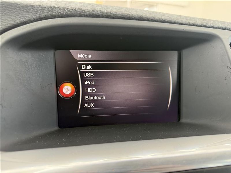Volvo V60 2,0 D, Automat, pouze 93tkm - fotka 18 z 29