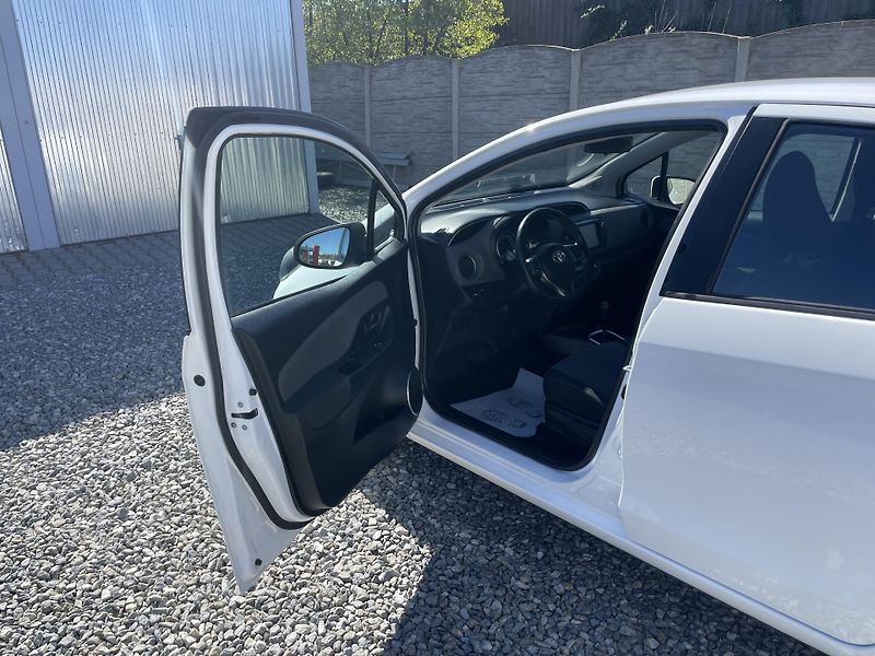 Toyota Yaris 1.5i 16v HYBRID 142TKM TOP 1A! - fotka 149 z 169